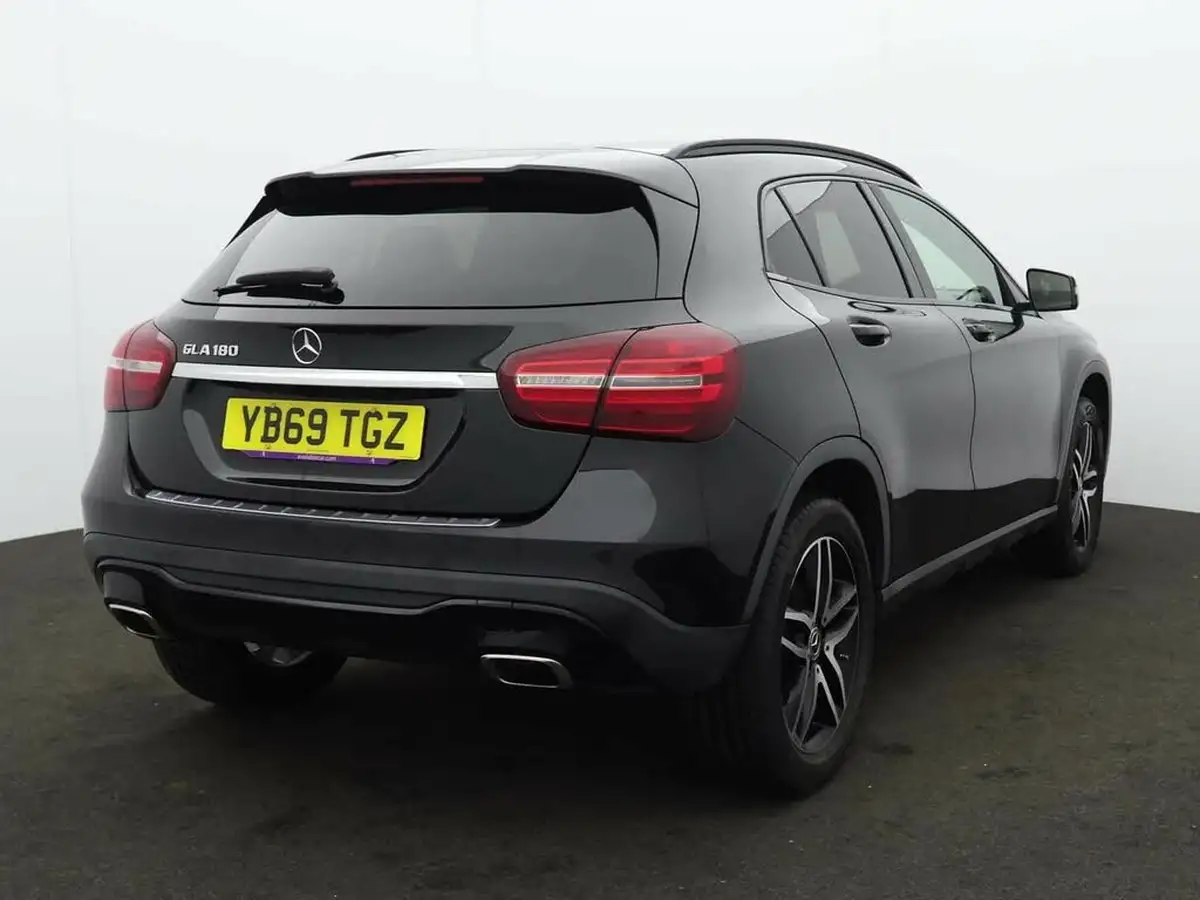 2019-mercedes-benz-gla-class-16-gla-180-urban-edition-7g-dct-big-4