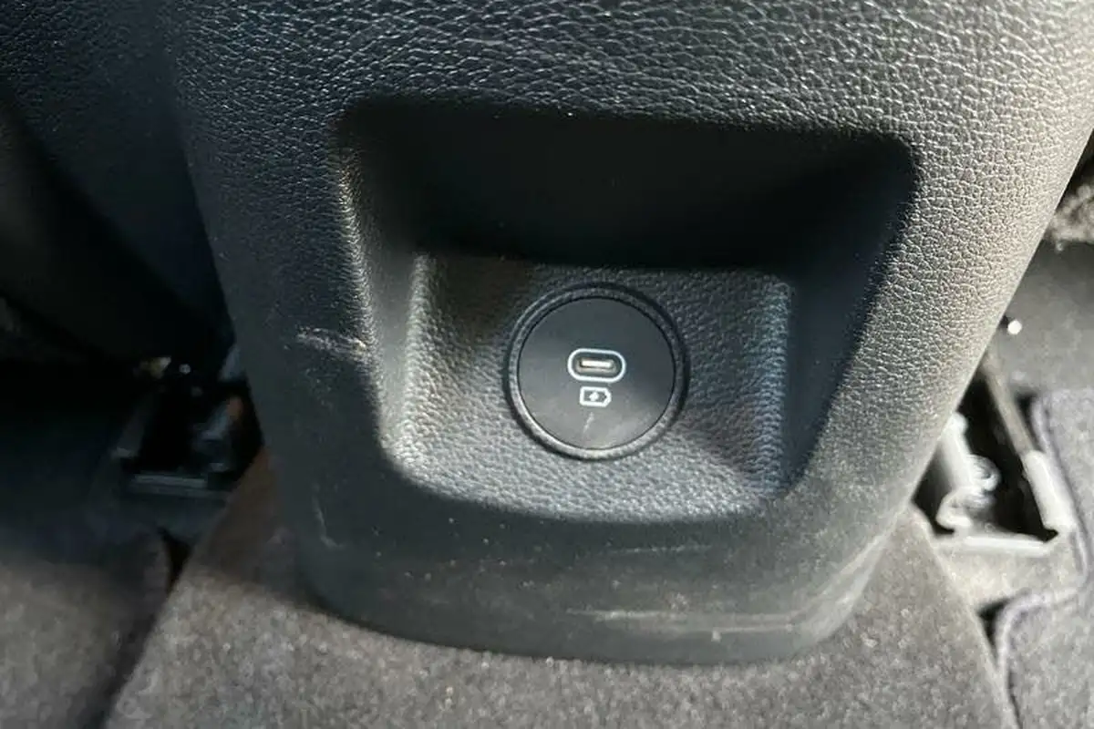 2024-kia-xceed-15-t-gdi-3-big-35