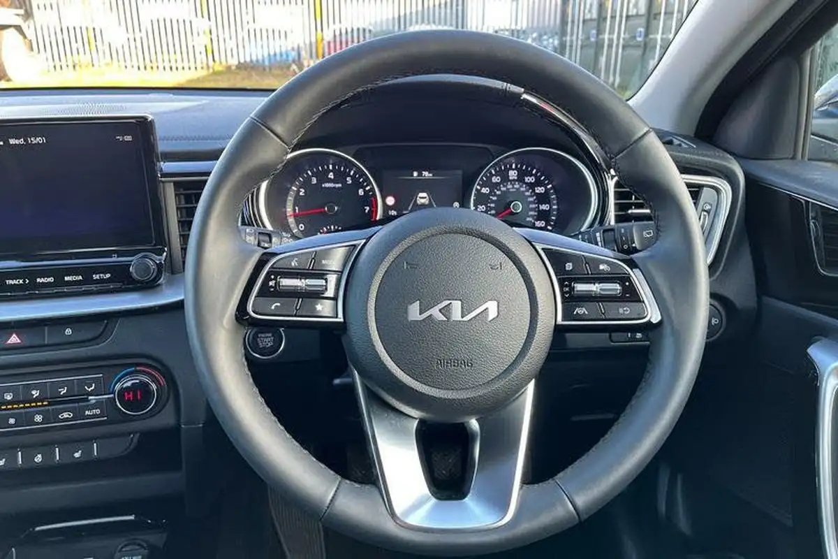 2024-kia-xceed-15-t-gdi-3-big-11