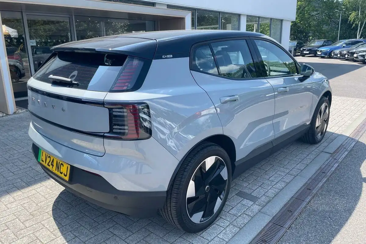 2024-volvo-ex30-e-single-motor-plus-extended-range-big-6