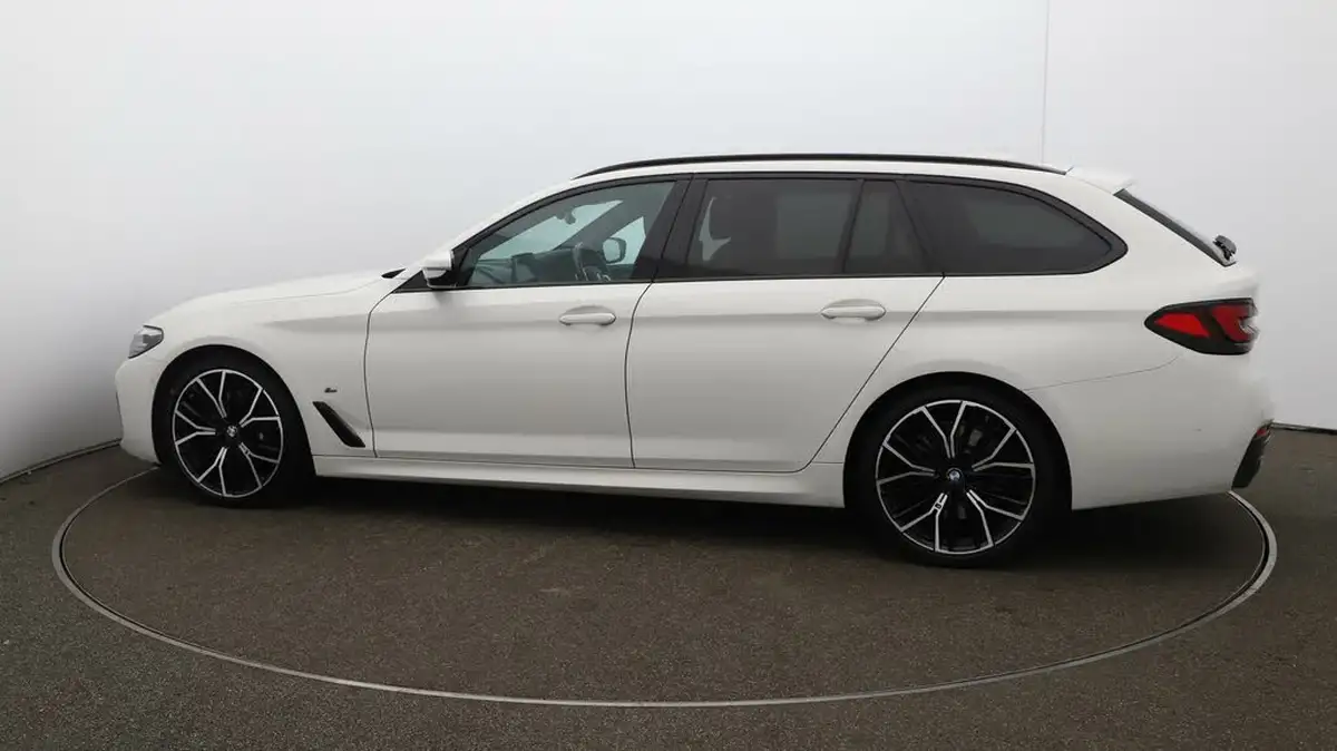 2020-bmw-5-series-big-50