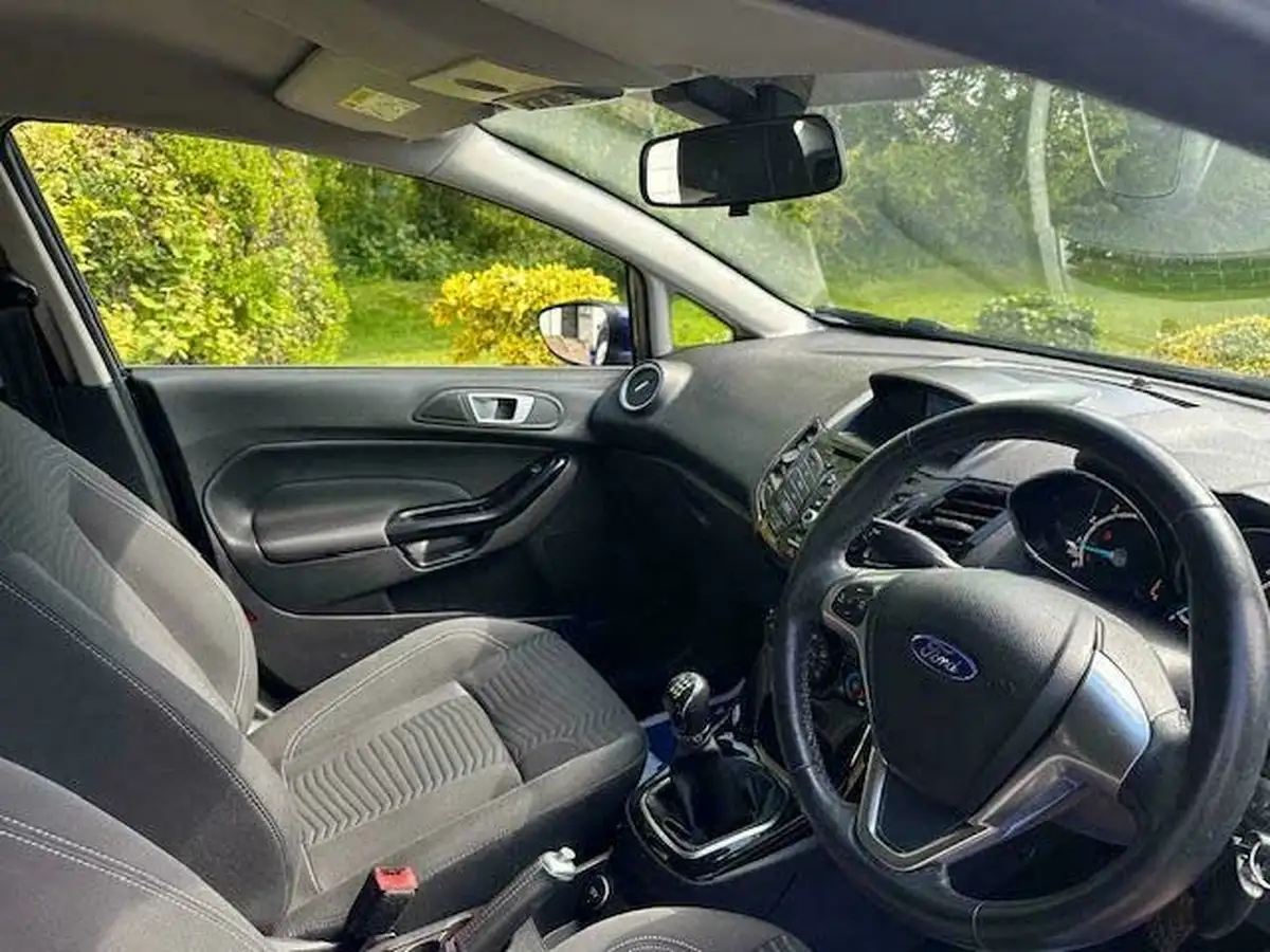 2017-ford-fiesta-125-zetec-5d-big-11