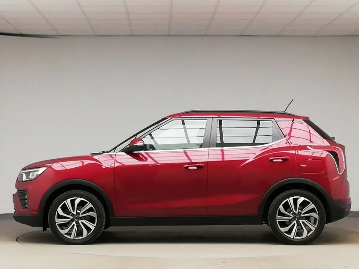 2021-kgm-ssangyong-tivoli-16td-ultimate-136ps-ss-auto-big-3