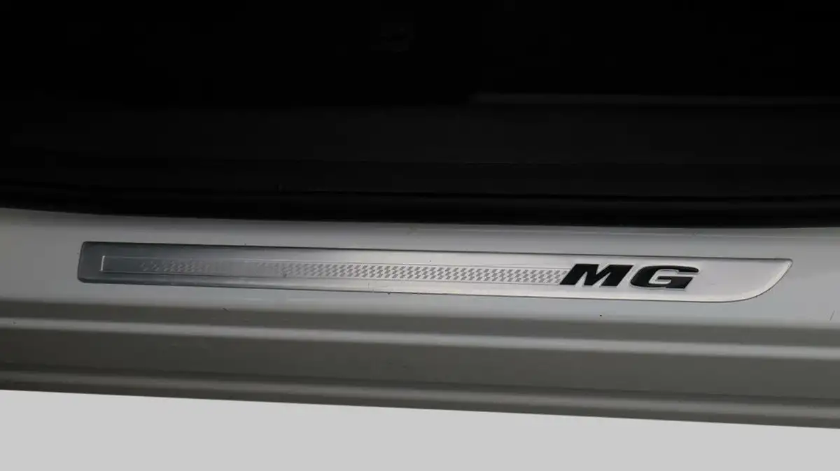 2022-mg-hs-15t-gdi-exclusive-162ps-dct-big-20