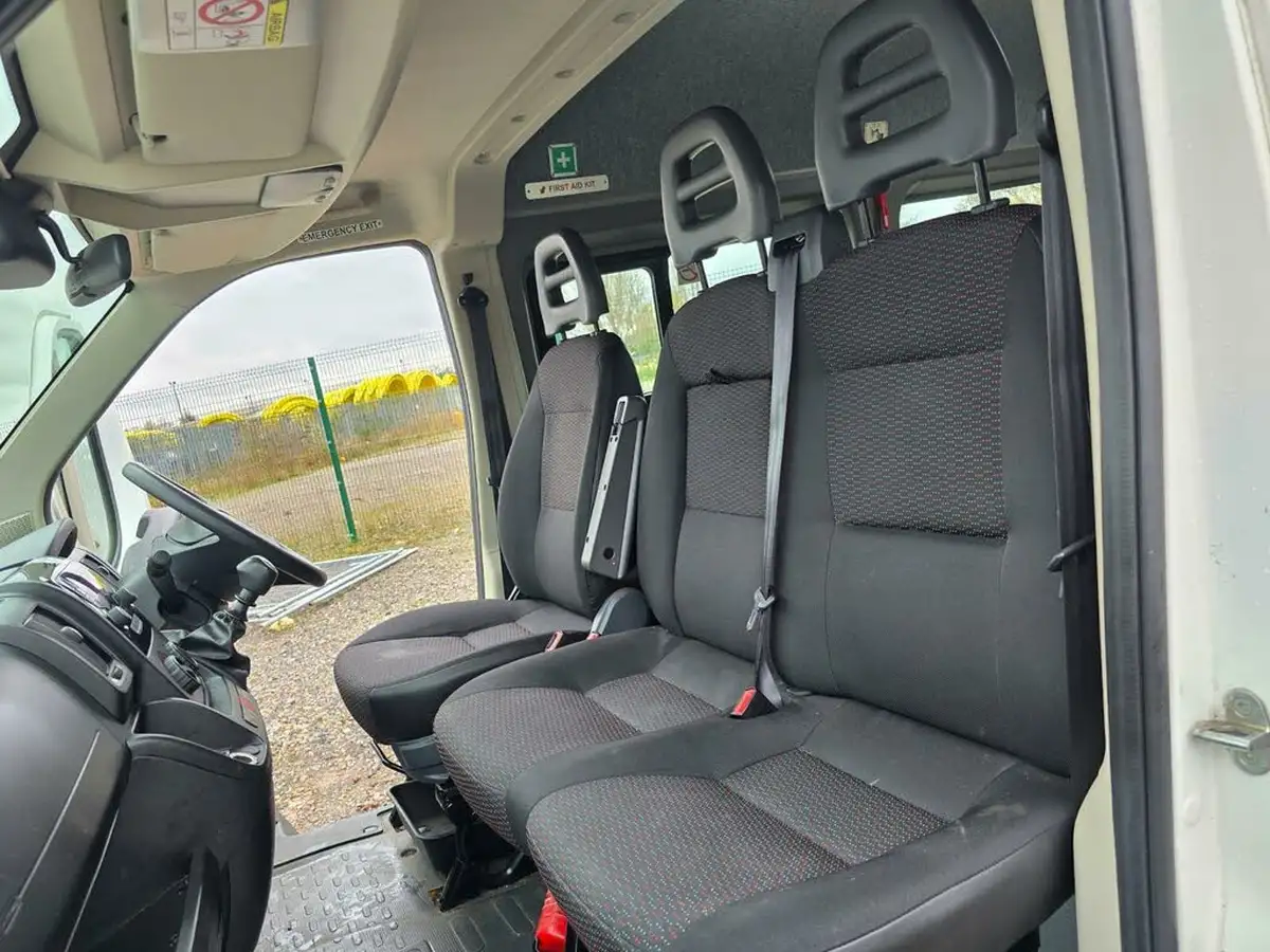2018-peugeot-boxer-20-bluehdi-440-l4-h2-130-panel-big-26