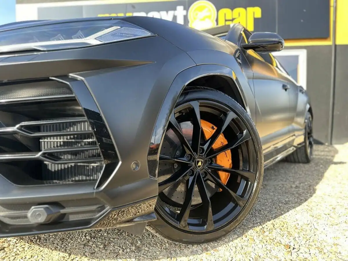2022-lamborghini-urus-40-no-trim-big-4