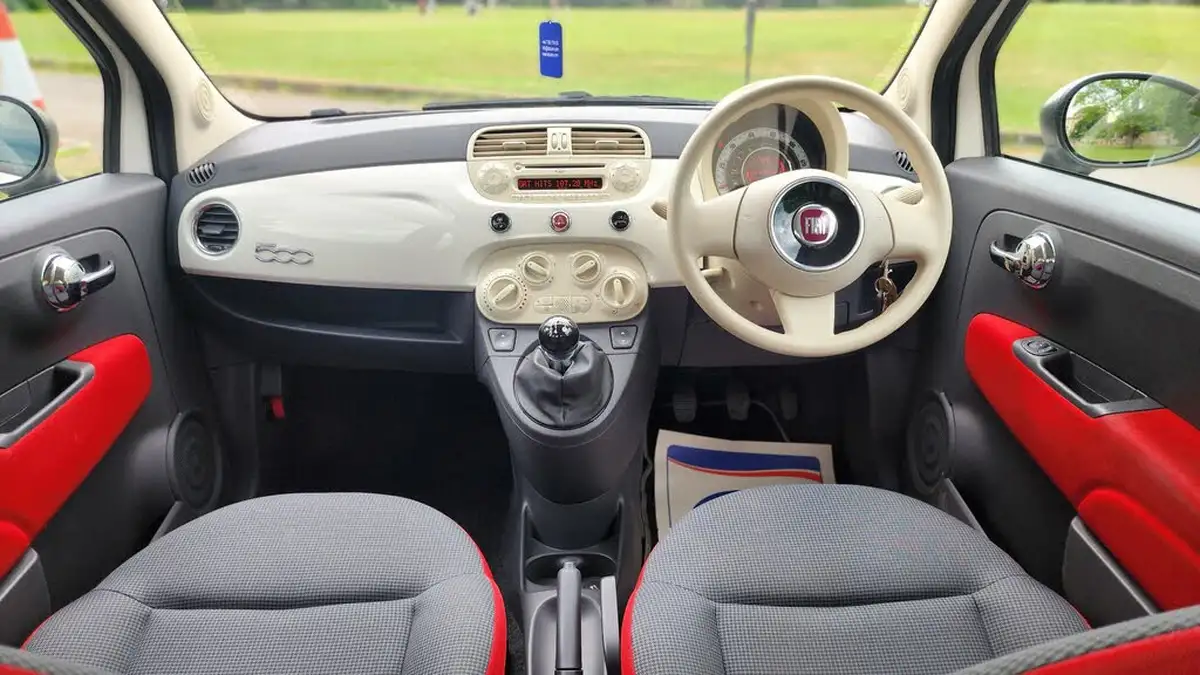 2015-fiat-500-12-pop-ss-big-17