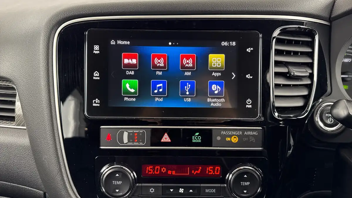 2019-mitsubishi-outlander-24-4h-phev-big-11
