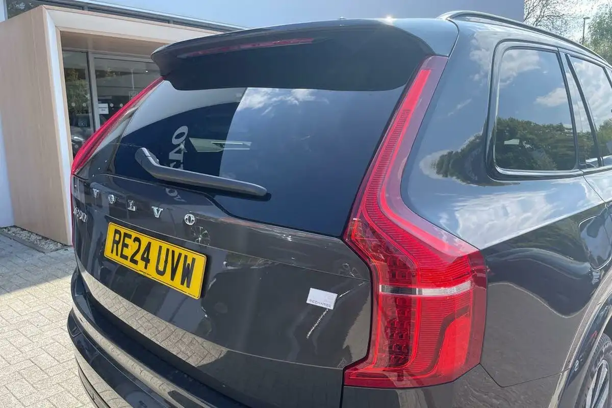2024-volvo-xc90-20-t8-plus-big-16