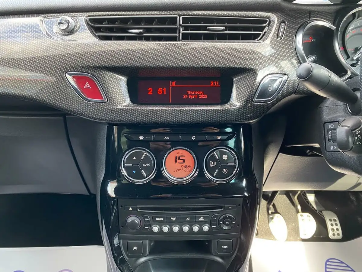 2014-citroen-ds3-16e-hdi-dsport-plus-big-39