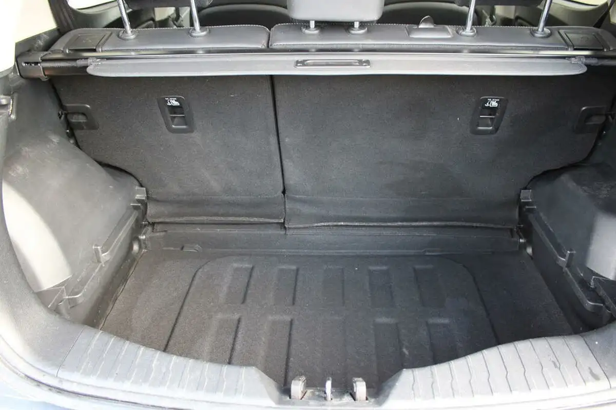 2023-kgm-ssangyong-tivoli-15-ultimate-big-17