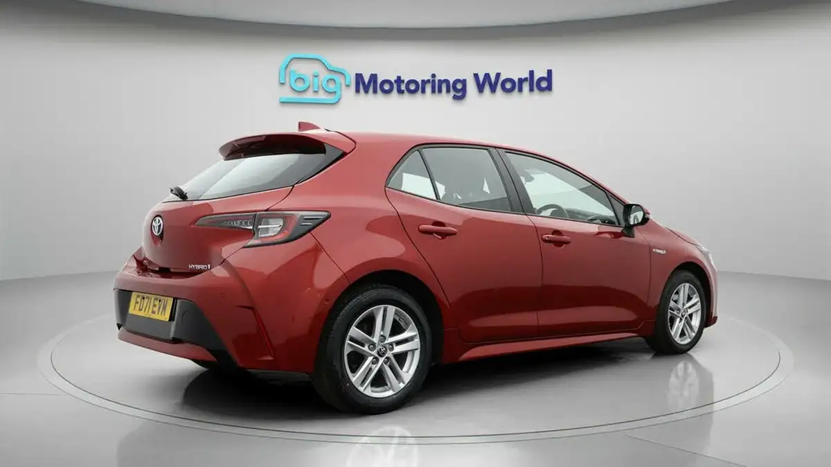 2022-toyota-corolla-18-vvt-i-icon-tech-trk-hatchback-5d-big-6