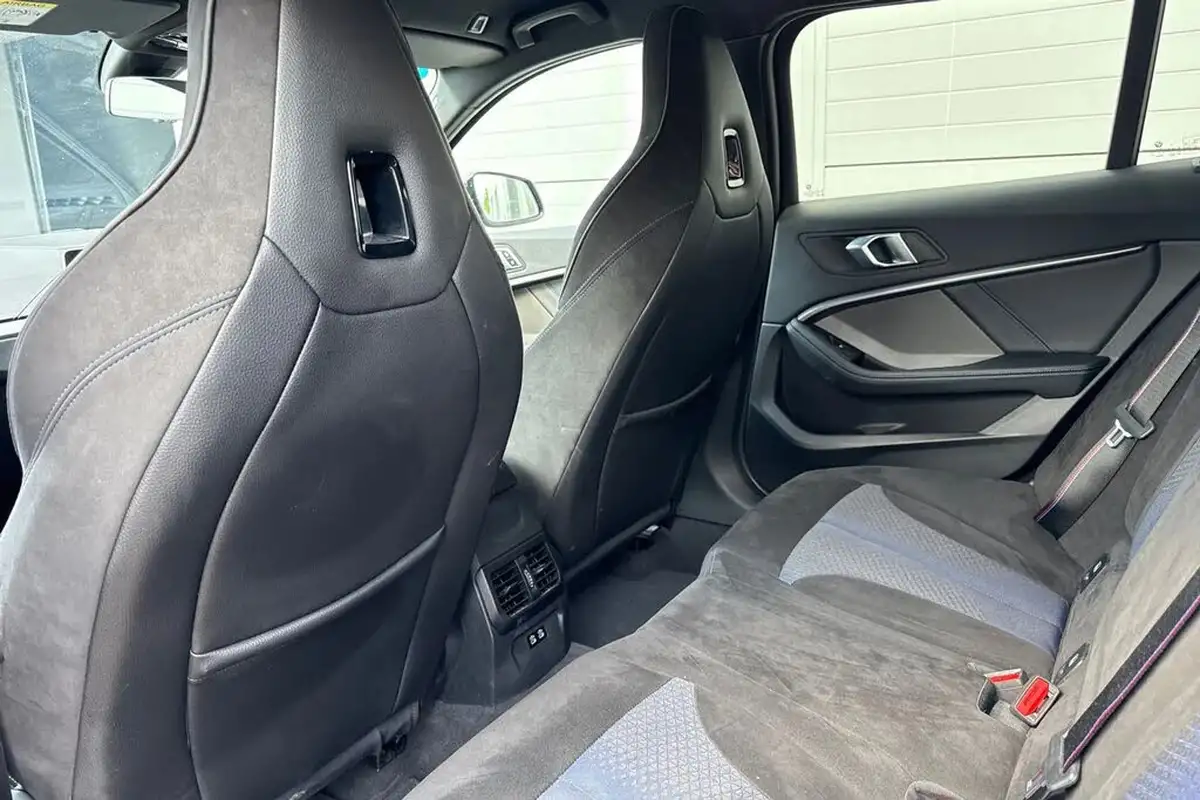 2021-bmw-1-series-20-m135i-xdrive-big-36