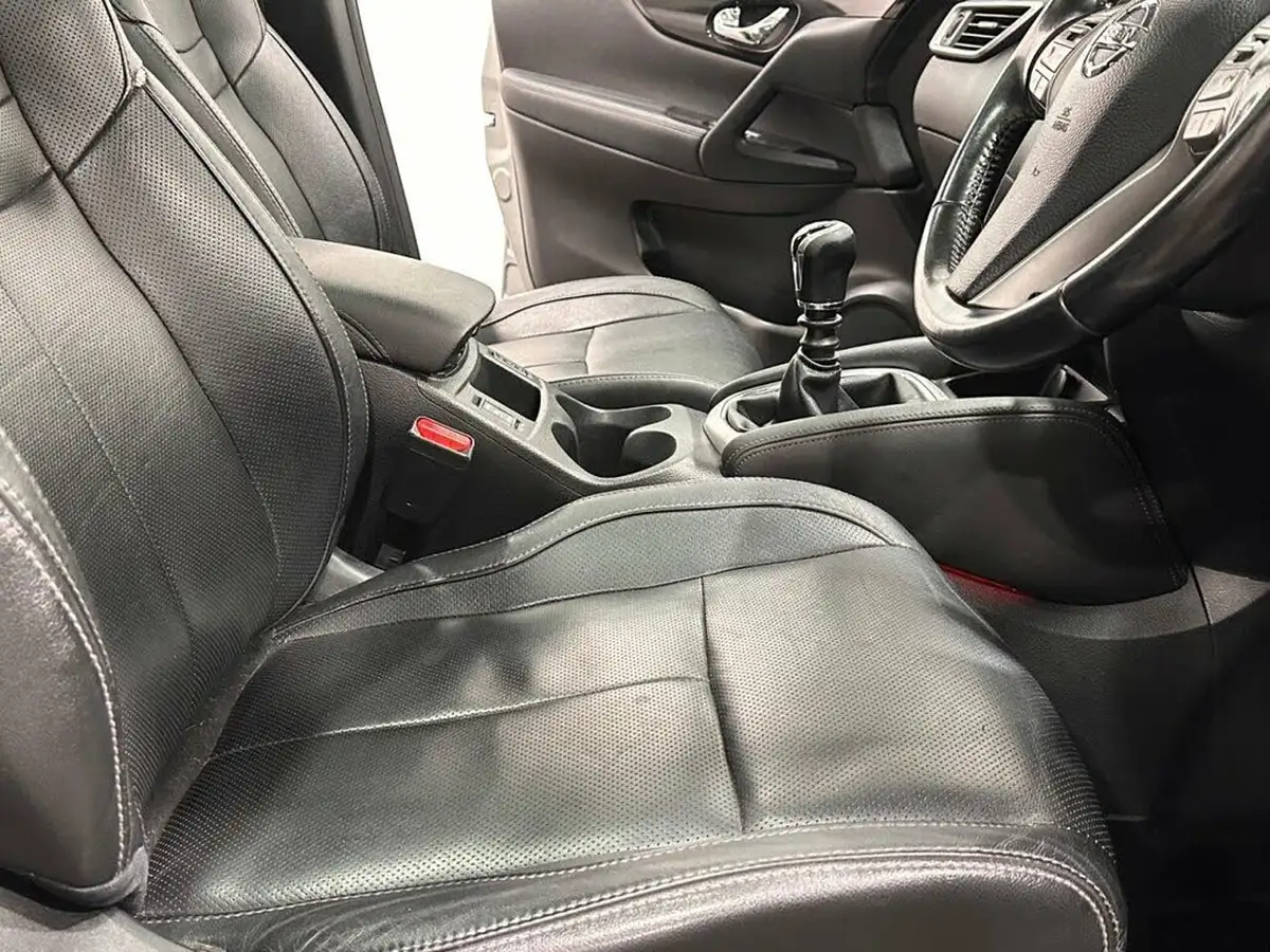 2015-nissan-qashqai-16dci-tekna-big-10