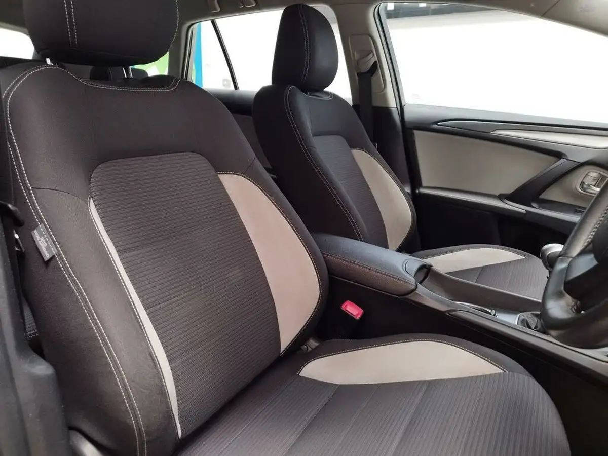 2015-toyota-avensis-16d-4d-business-edition-touring-sports-5d-big-12