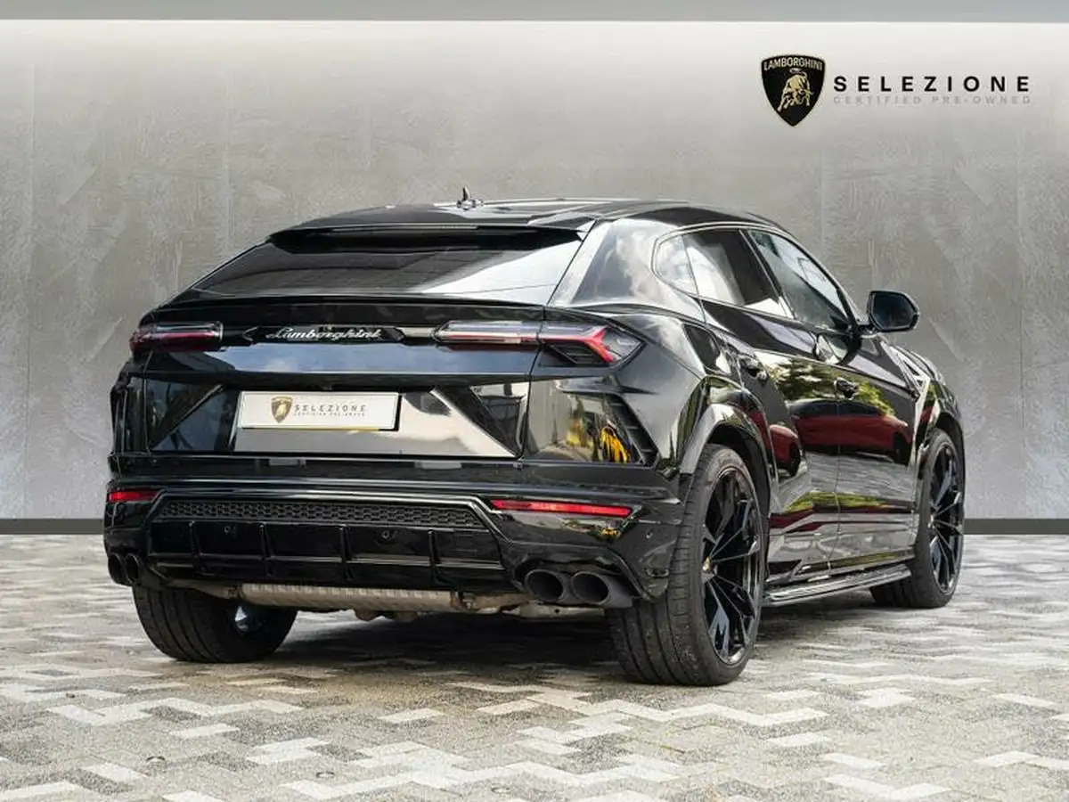2022-lamborghini-urus-40-no-trim-big-2