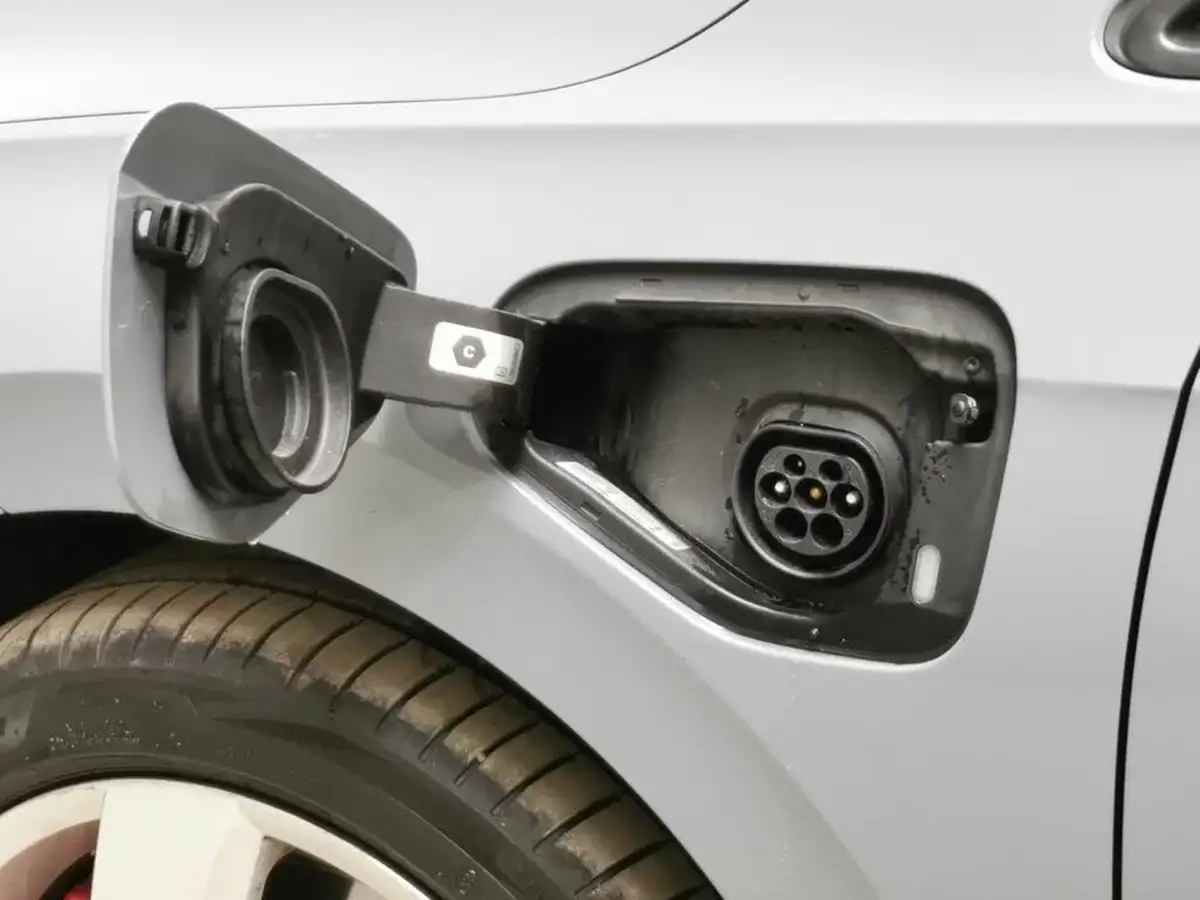 2021-volkswagen-golf-14-tsi-gte-big-42