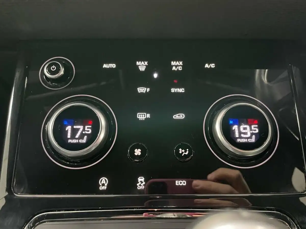 2019-land-rover-range-rover-evoque-20-d150-r-dynamic-big-30