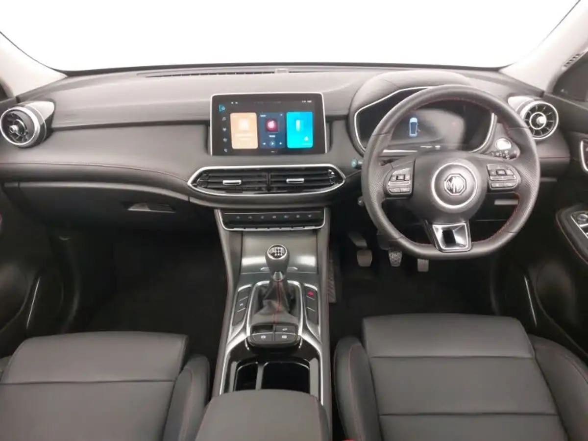 2024-mg-hs-15t-gdi-se-162ps-1490cc-big-2