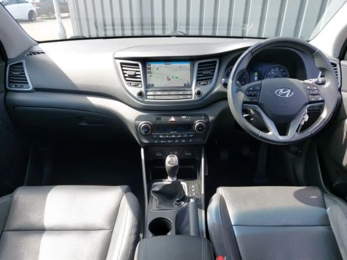 2017-hyundai-tucson-17crdi-blue-drive-sport-edition-116ps-big-2
