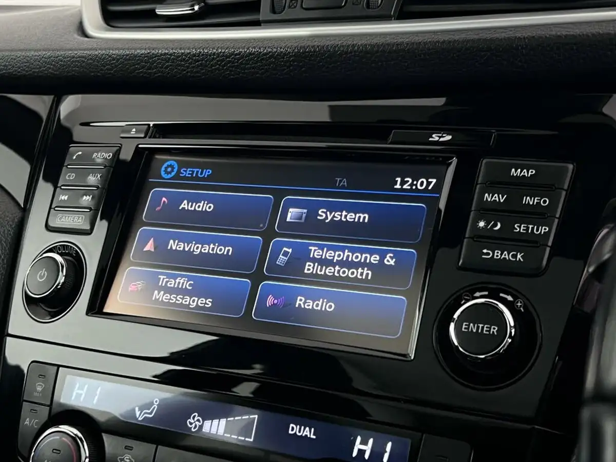 2016-nissan-qashqai-12-dig-t-n-vision-18in-big-25