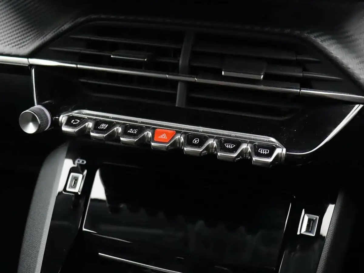 2021-peugeot-208-12-puretech-allure-premium-100bhp-big-19