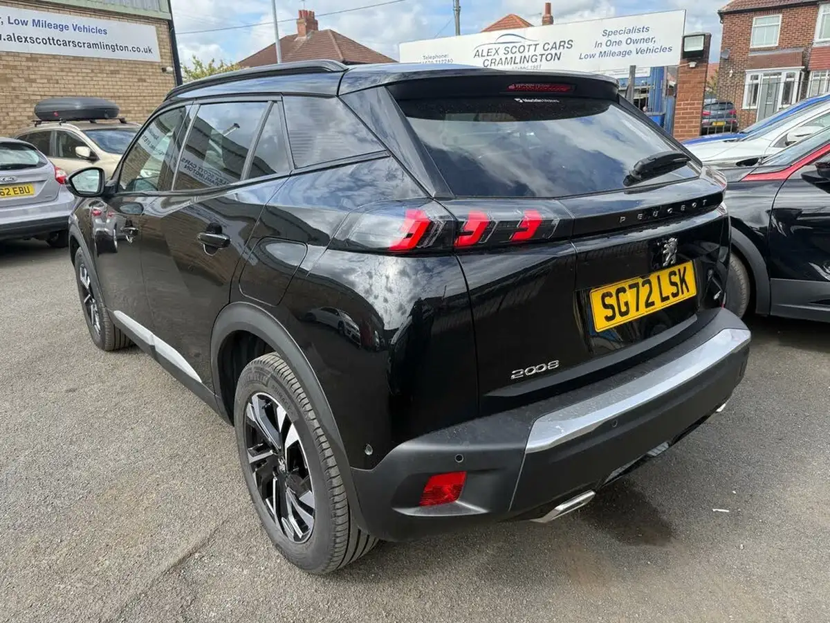 2022-peugeot-2008-suv-12-puretech-gt-eat8-big-5