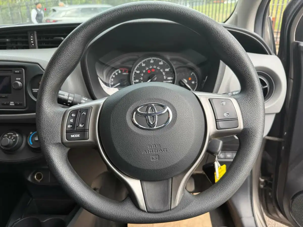 2018-toyota-yaris-10-vvt-i-active-71bhp-big-21