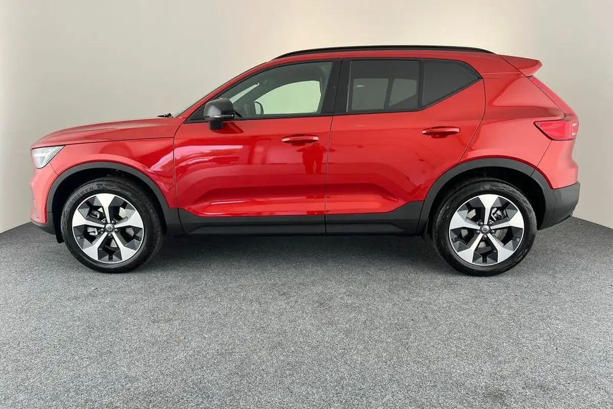 2024-volvo-xc40-20-b3-plus-big-23