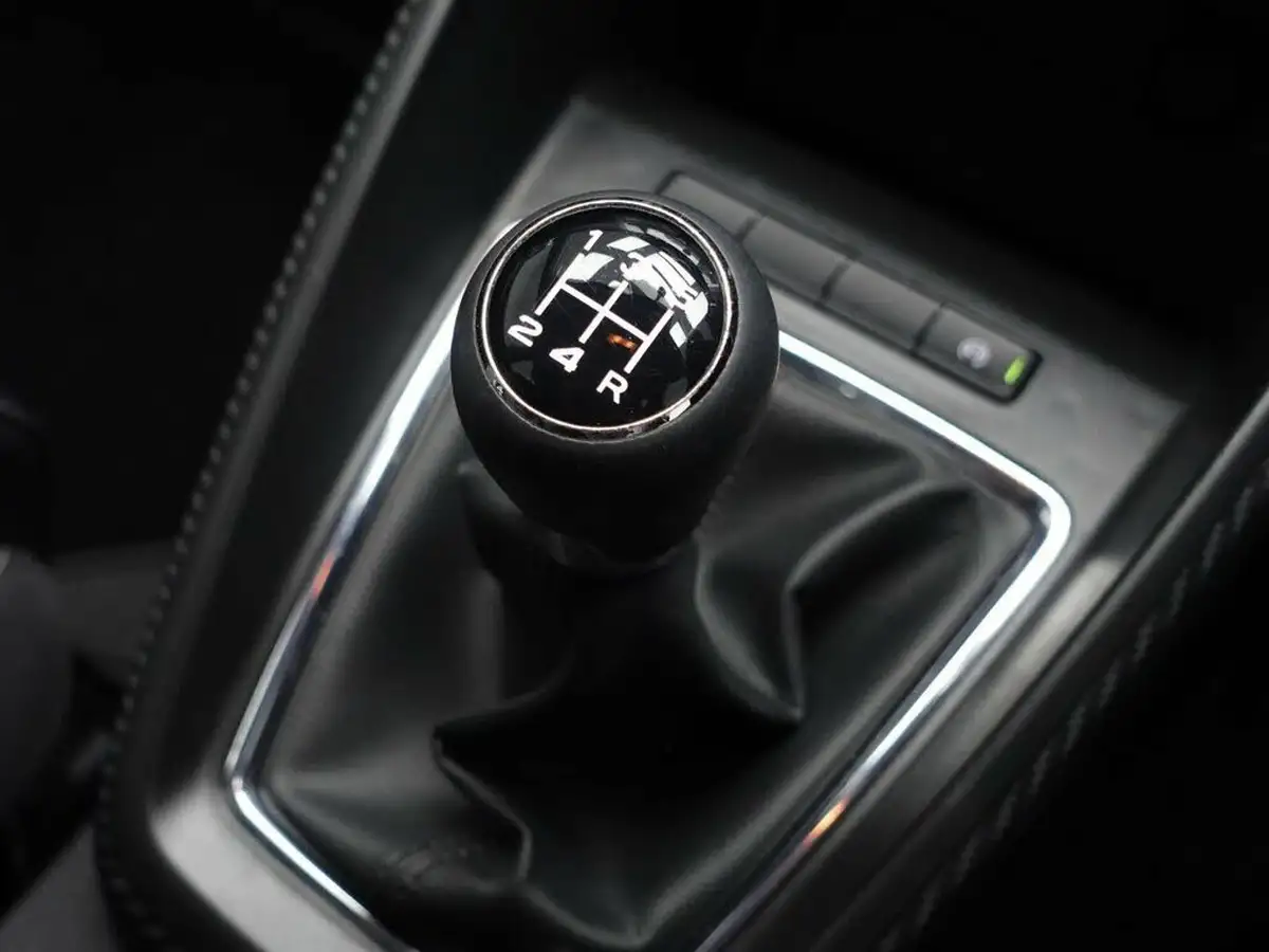 2020-mg-zs-suv-15-vti-tech-exclusive-106ps-big-29