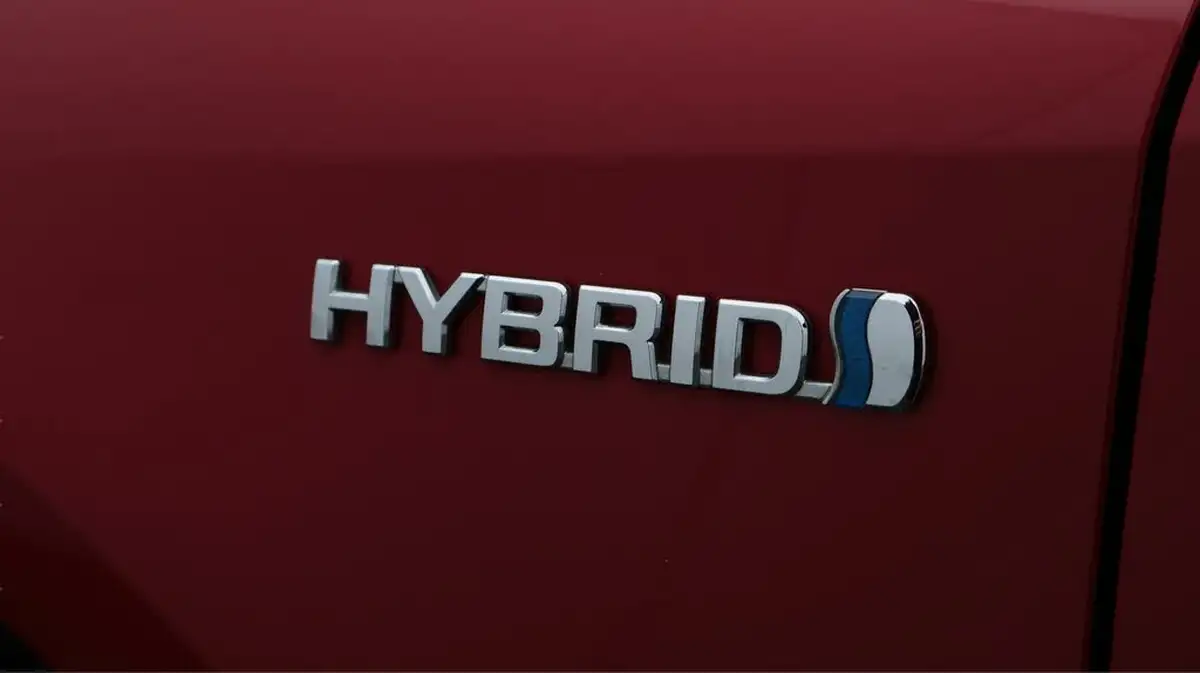 2021-toyota-corolla-18-vvt-i-gr-sport-trk-hatchback-big-20