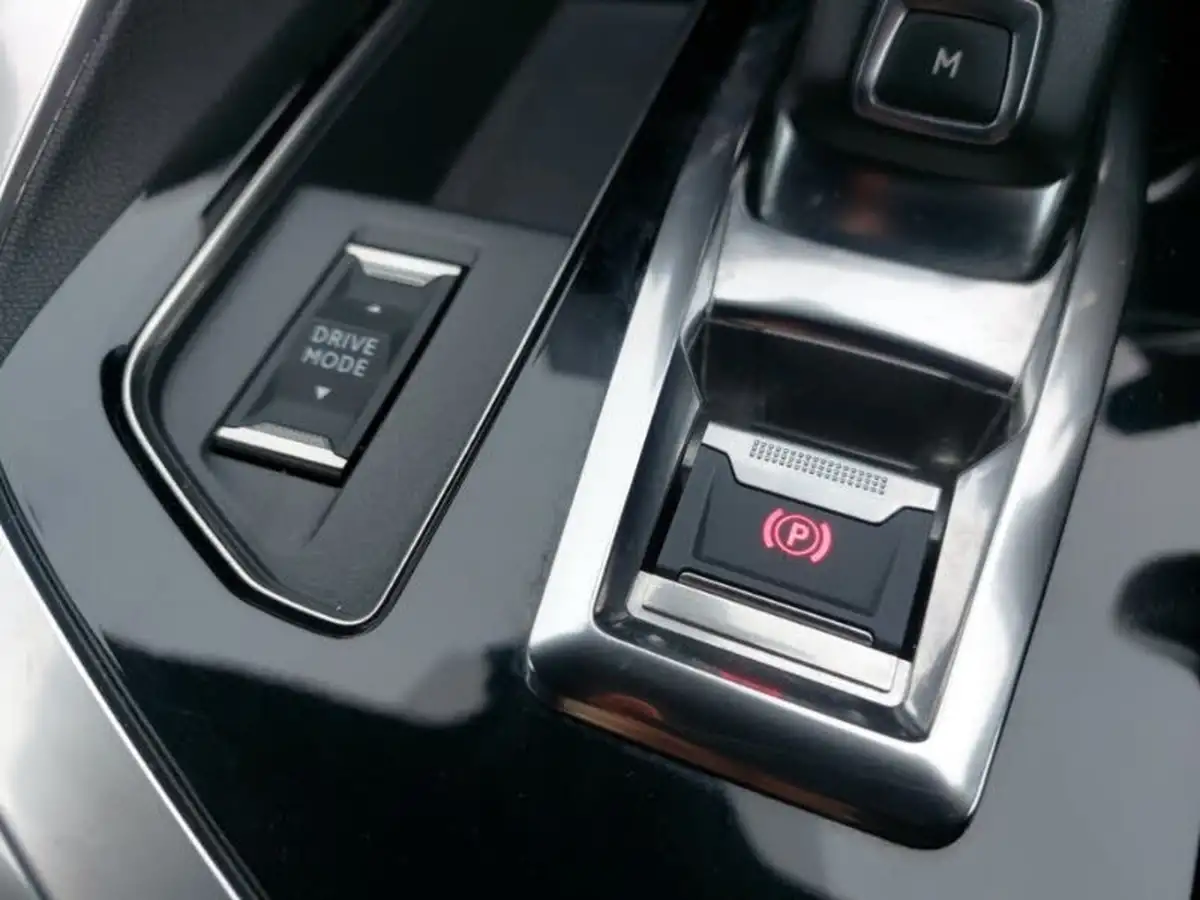 2022-peugeot-3008-suv-15-bluehdi-gt-eat8-big-17