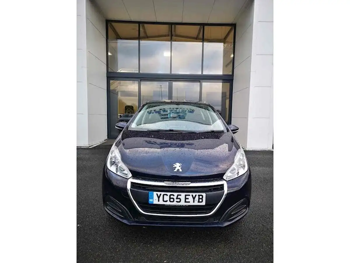 2015-peugeot-208-10-puretech-active-5d-big-1
