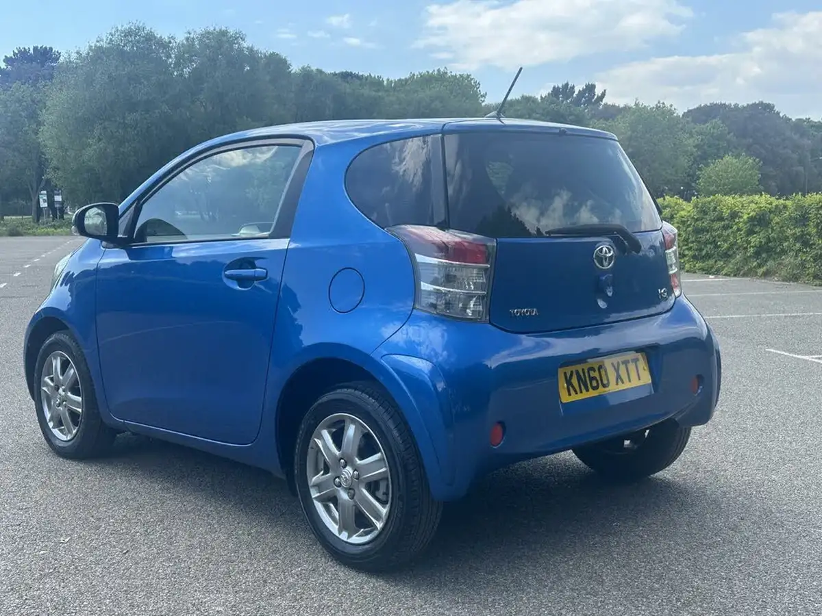 2010-toyota-iq-10-2-big-4