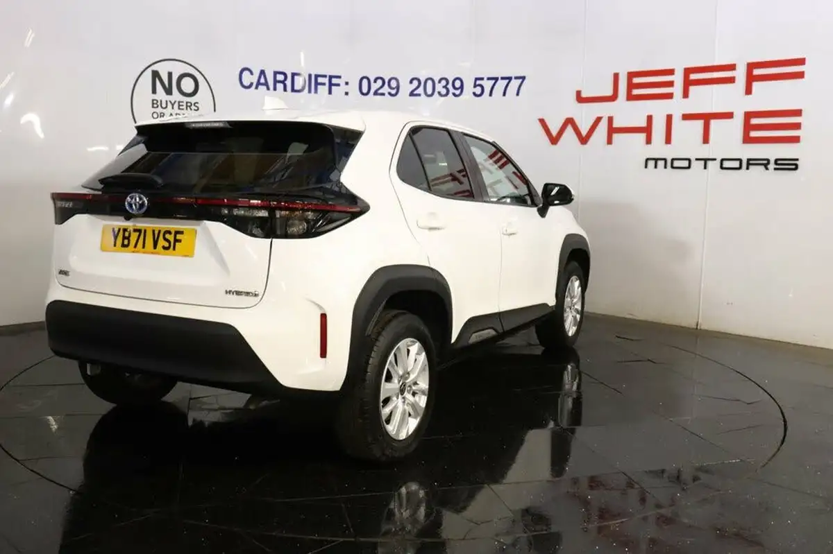 2022-toyota-yaris-cross-15-vvt-i-icon-big-4