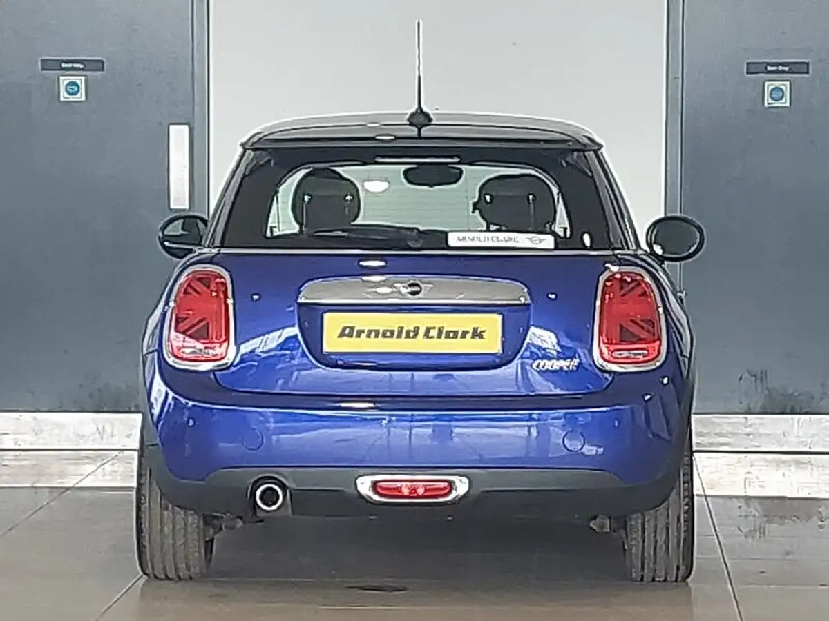 2020-mini-cooper-15-cooper-exclusive-hatchback-3d-big-14
