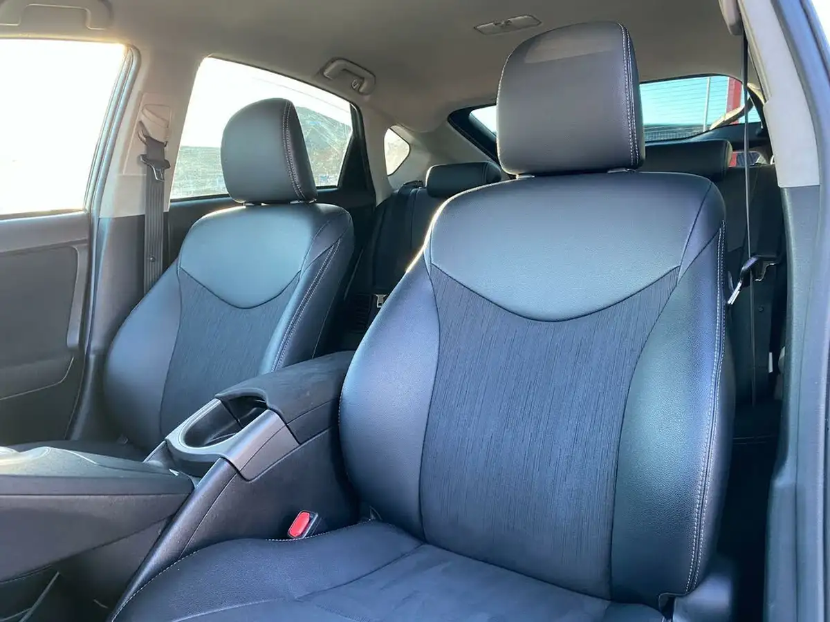 2015-toyota-prius-18-t-spirit-big-27