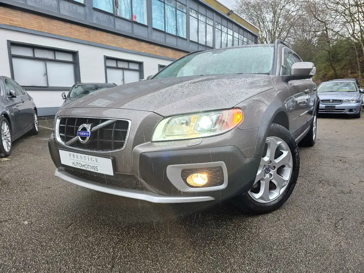 2011-volvo-xc70-30-t6-se-big-53
