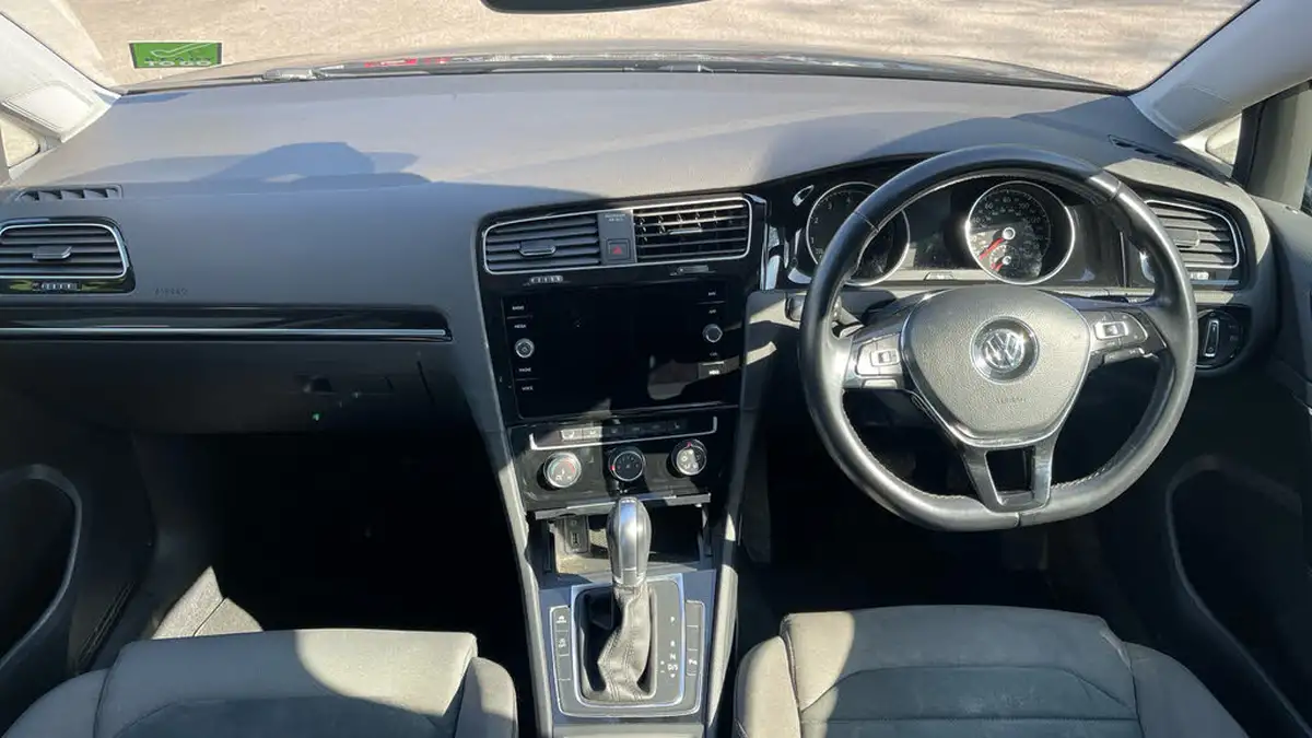 2018-volkswagen-golf-15-tsi-gt-150ps-hatchback-5d-dsg-big-10