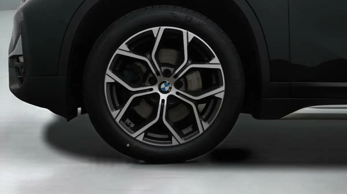 2021-bmw-x1-20-sdrive20i-xline-big-18