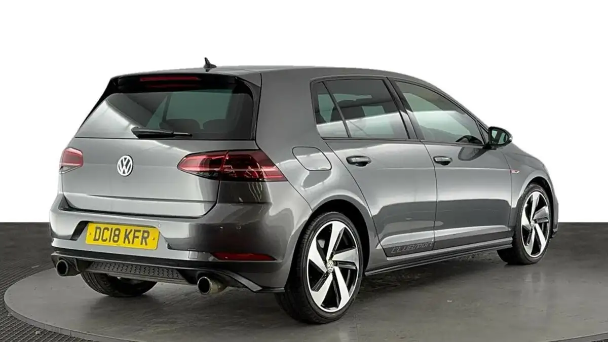 2018-volkswagen-golf-20-tsi-gti-5d-dsg-big-3