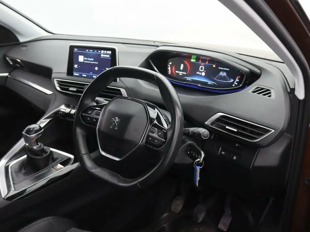 2017-peugeot-3008-suv-16-bluehdi-allure-big-8