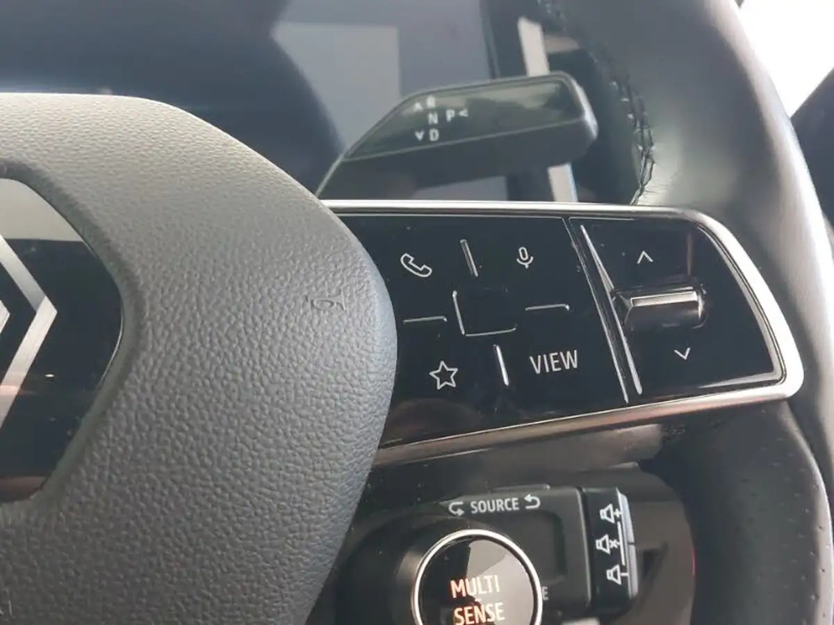 2023-renault-megane-e-tech-e-techno-big-12