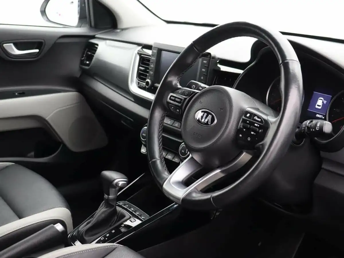 2020-kia-stonic-10-t-gdi-4-dct-big-5