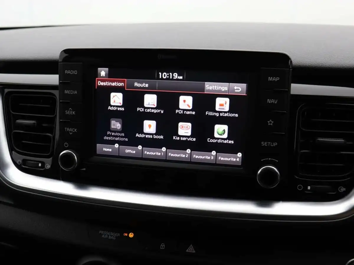 2020-kia-stonic-10-t-gdi-4-dct-big-24