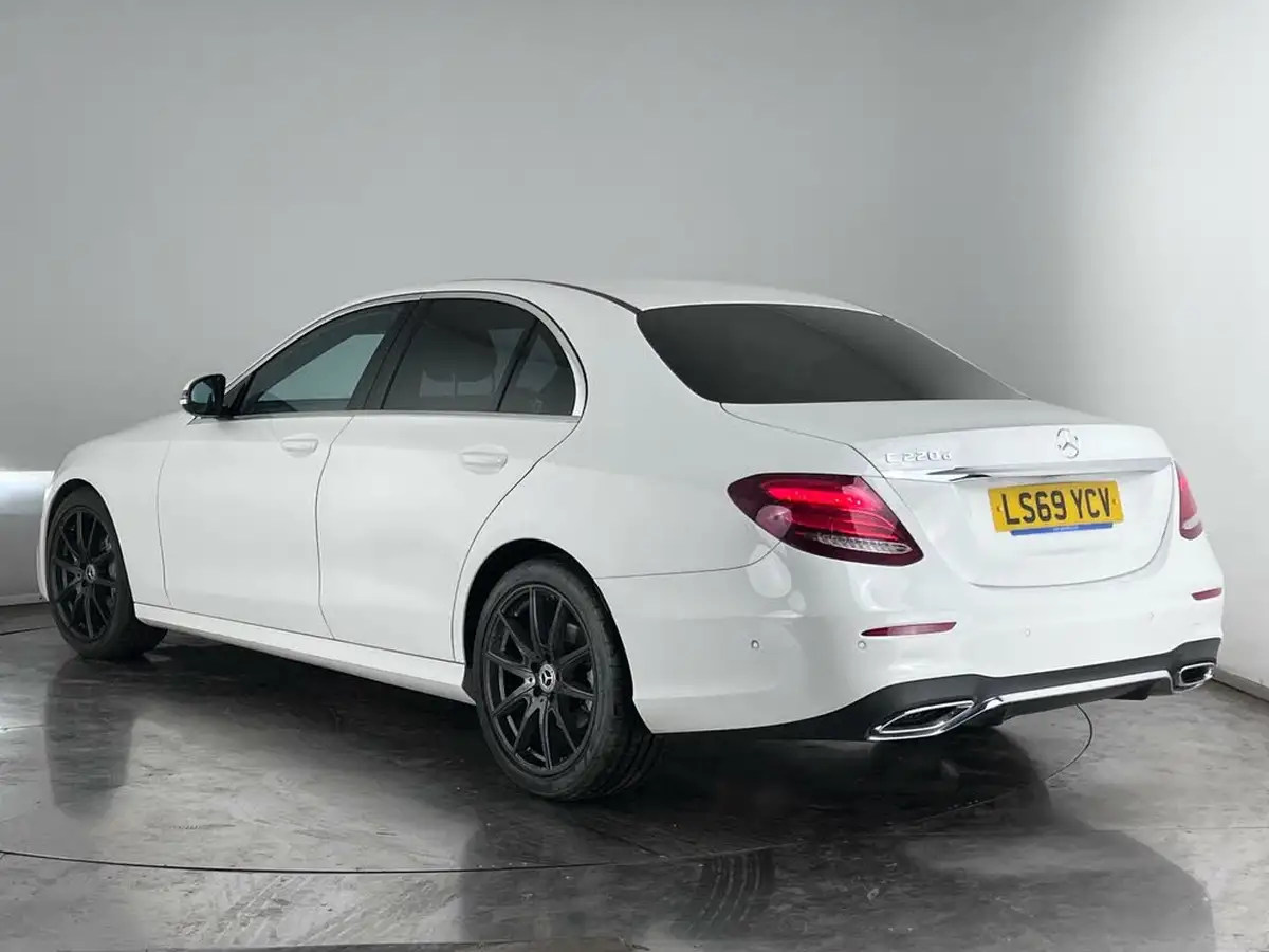 2019-mercedes-benz-e-class-20d-e220d-amg-line-edition-saloon-4d-big-2