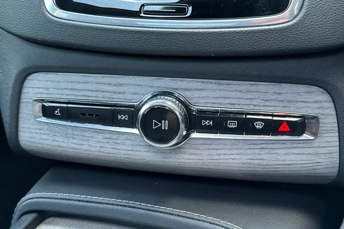 2024-volvo-xc90-20-b6-ultimate-big-11