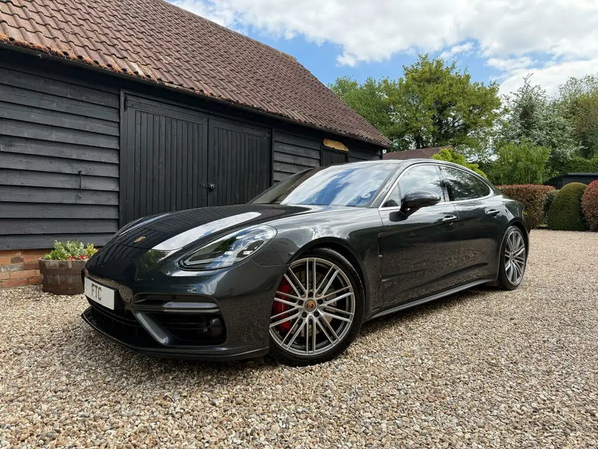 2016-porsche-panamera-40-v8-turbo-big-0