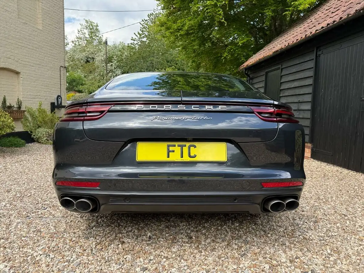 2016-porsche-panamera-40-v8-turbo-big-48