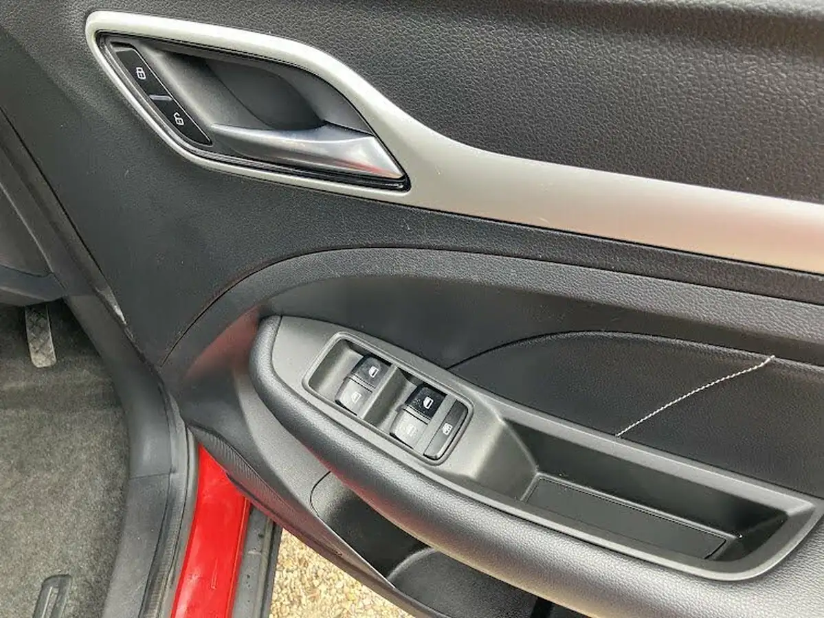 2018-mg-zs-suv-15-vti-tech-exclusive-big-21